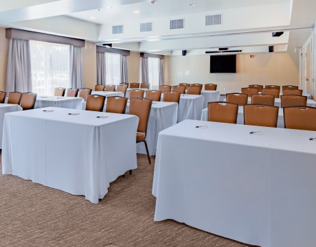 Holiday Inn Express and Suites MH - Meeting Room