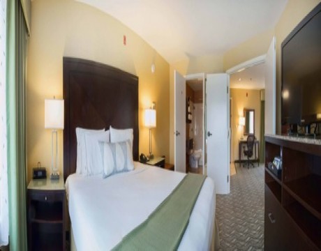 Holiday Inn Express and Suites MH - Master Suite in Morgan Hill Hotels